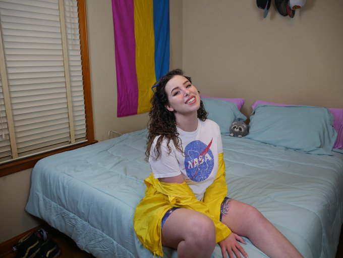 Thank you thank you thank you to everyone who bought content at unholy hours today! I love yall so much