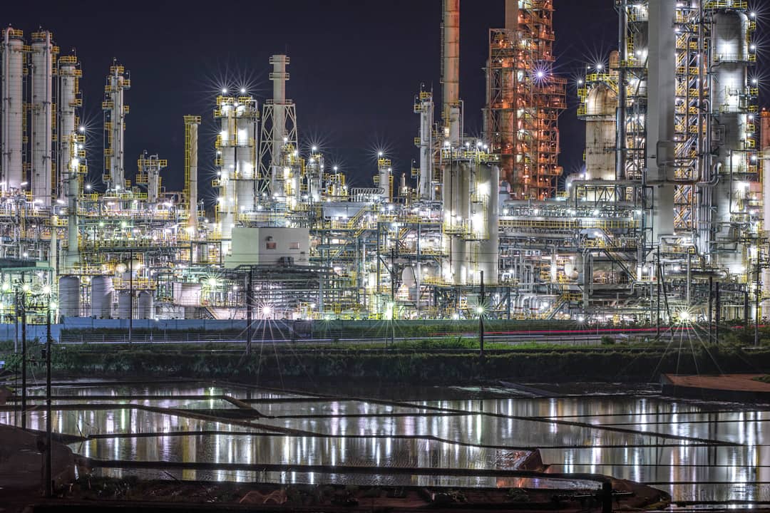 愛媛県の太陽石油が本気の姿になってます。
#愛媛 #工場夜景 #リフレクション
#写真好きな人と繋がりたい