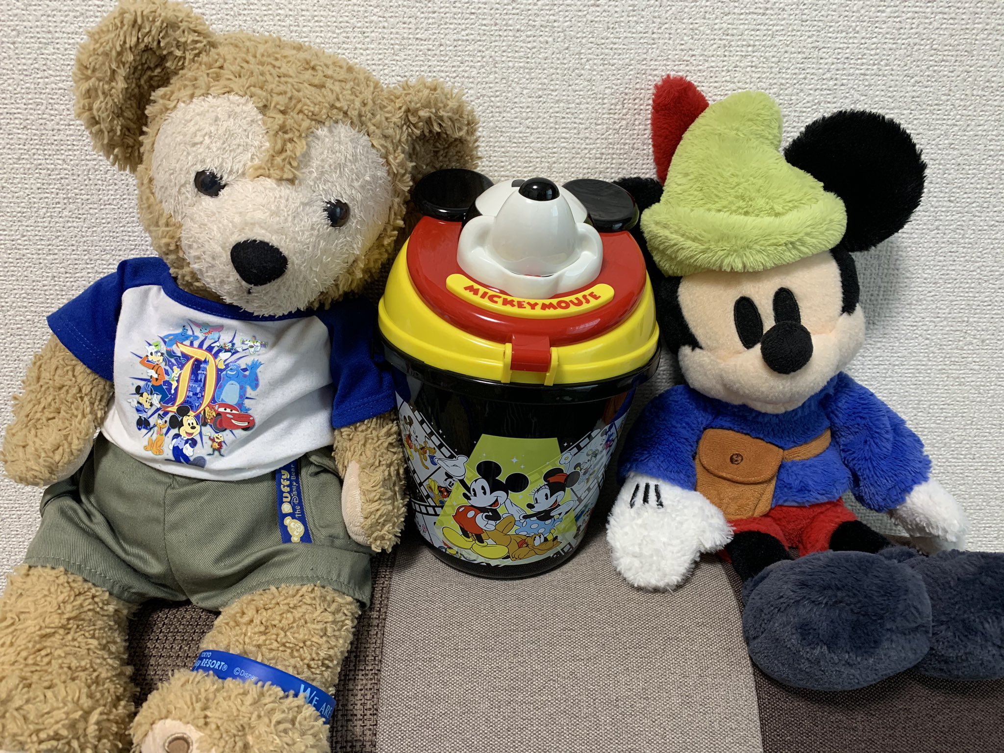 Elu Auf Twitter 今日はカレーポップコーンを作ったよ パークの味より濃いめ お酒のおつまみにも良さそう 美味しく出来ました 今度は何味 作ろうかなぁ おうちディズニー ポップコーン T Co B1u9naxdld Twitter