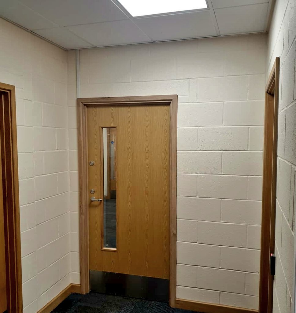 snjoinery's tweet photo. Creating a secure section of corridor with new blockwork wall and matching door and frame. Looks like it's always been there! 
#officedesign #firedoor #Security #construction @SJP_Doors @kingsltd https://t.co/2uedTL6X7n