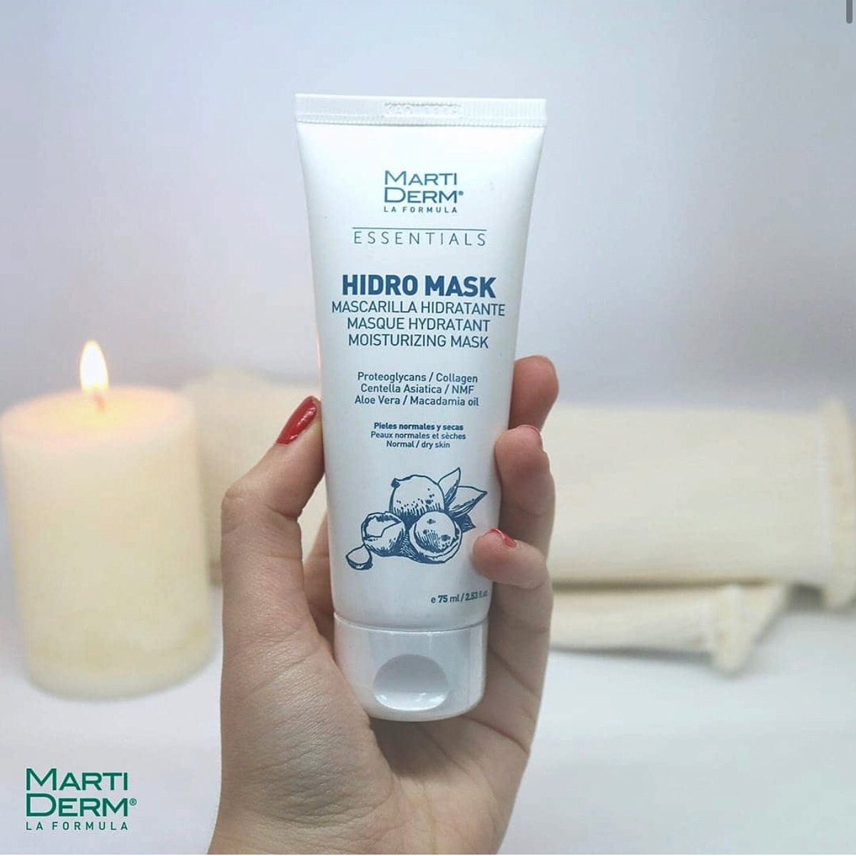 Pazar günü rutini..🌸
Cilt bakımın vazgeçilmez ürünü Nem maskesi💦 MartiDerm Hidro Mask cildi derinlemesine temizler, arındırır ve canlılık verir💫
#Martiderm #ciltbakimi #hidromask #Cortexpharma