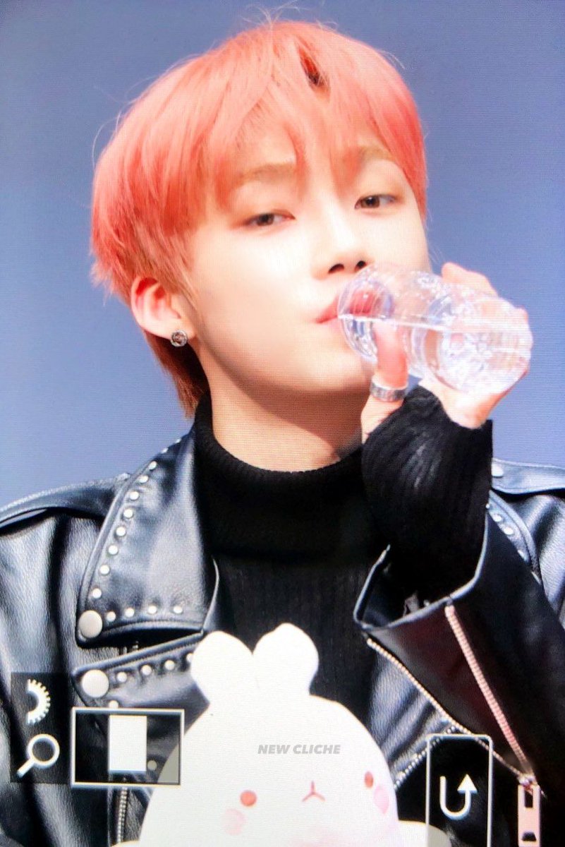 hourlynyu's tweet image. 