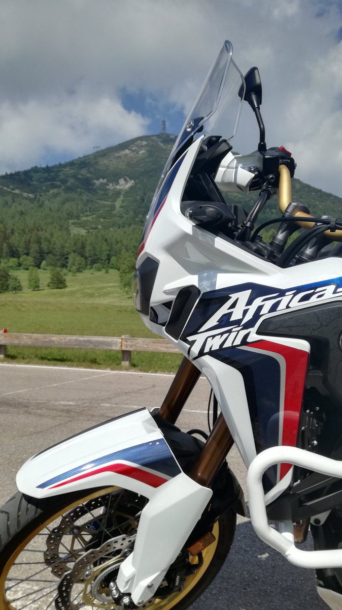 MarcoOssTrento's tweet photo. First present for my #AfricaTwin #crf1000 with the #crashbars by #OutbackMotortek https://t.co/0Ggkrkwvkw