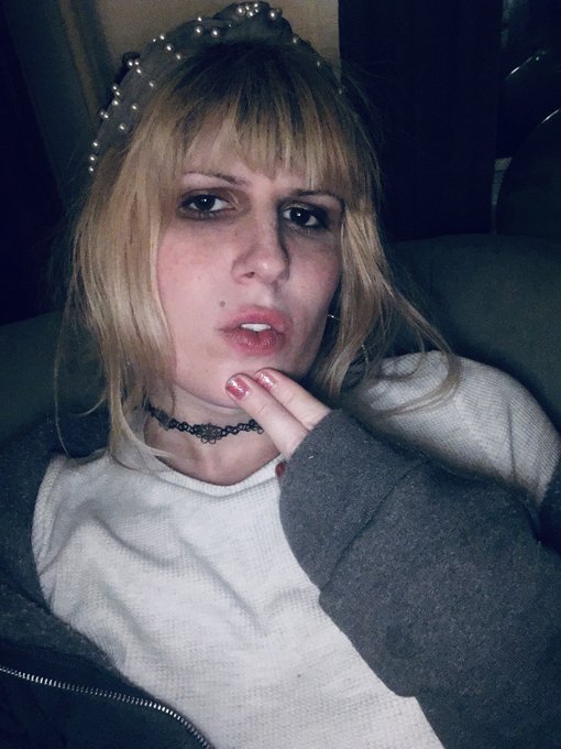 More lame selfies of boredom https://t.co/QpDOAgNdiQ<a href="/tag/mvsales"class="tags"><span>#mvsales</span></a><a href="/tag/mvtrans"class="tags"><span>#mvtrans</span></a>