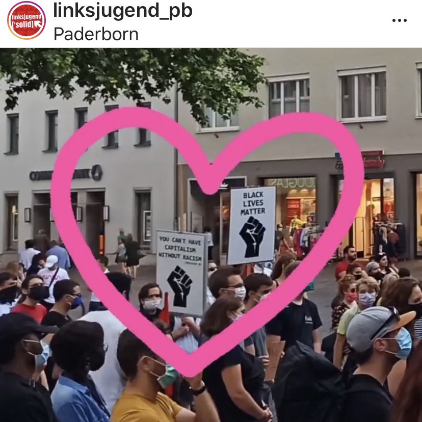 DieLinkePB's tweet photo. Black Lives Matter - gestern vor dem Rathaus! Aber auch im Alltag müssen wir Rassismus stoppen!
#blacklivesmatter https://t.co/XBUlsdT8NT