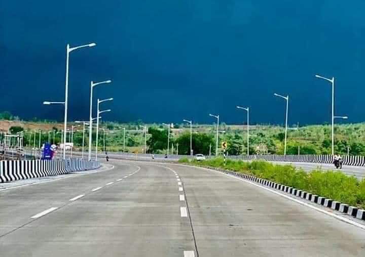 BhavinJethva_'s tweet photo. मा. श्री @nitin_gadkari जी है तो मुमकीन है..!!

सोलापूर-नांदेड-यवतमाळ-नागपूर  महामार्ग....!! https://t.co/rWK9ZdP2BL