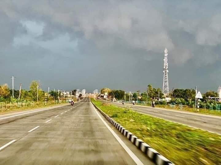 BhavinJethva_'s tweet photo. मा. श्री @nitin_gadkari जी है तो मुमकीन है..!!

सोलापूर-नांदेड-यवतमाळ-नागपूर  महामार्ग....!! https://t.co/rWK9ZdP2BL