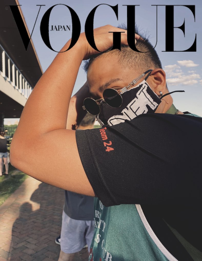 WordsbyR's tweet photo. Shots By Shaye. #LinkedInProfilePic #VogueChallenge #heldat 😂😎 https://t.co/Joniq3m3cj