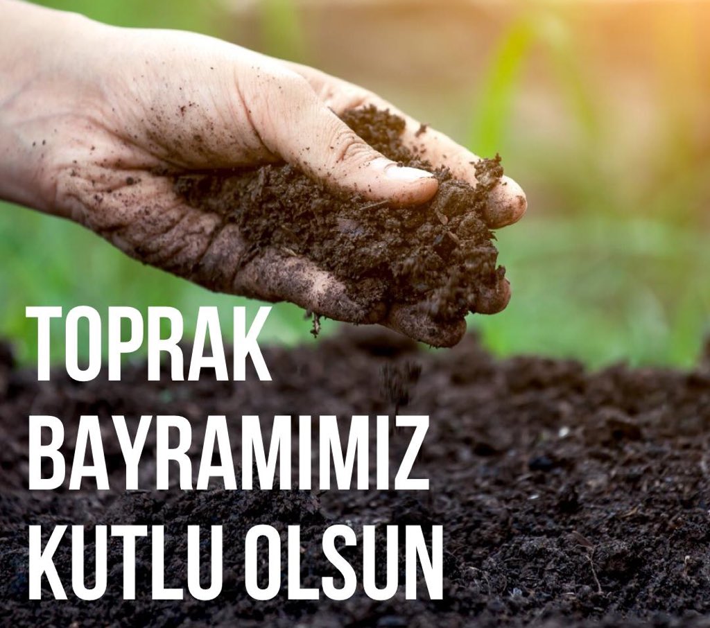 temavakfi's tweet photo. Bugün Toprak Bayramı💚
Bir çoğumuz farkında değiliz ama giysilerimizden tutun mobilyamıza; gıdamızdan suyun depolanmasına kadar gerekli pek çok yaşamsal hizmeti bize toprağın 30-40 cm’lik üst kısmı sunuyor. Toprağı korumak, yaşamı kazanmaktır. #toprağıkoru #ToprakBayramı https://t.co/uizR4BPiYg