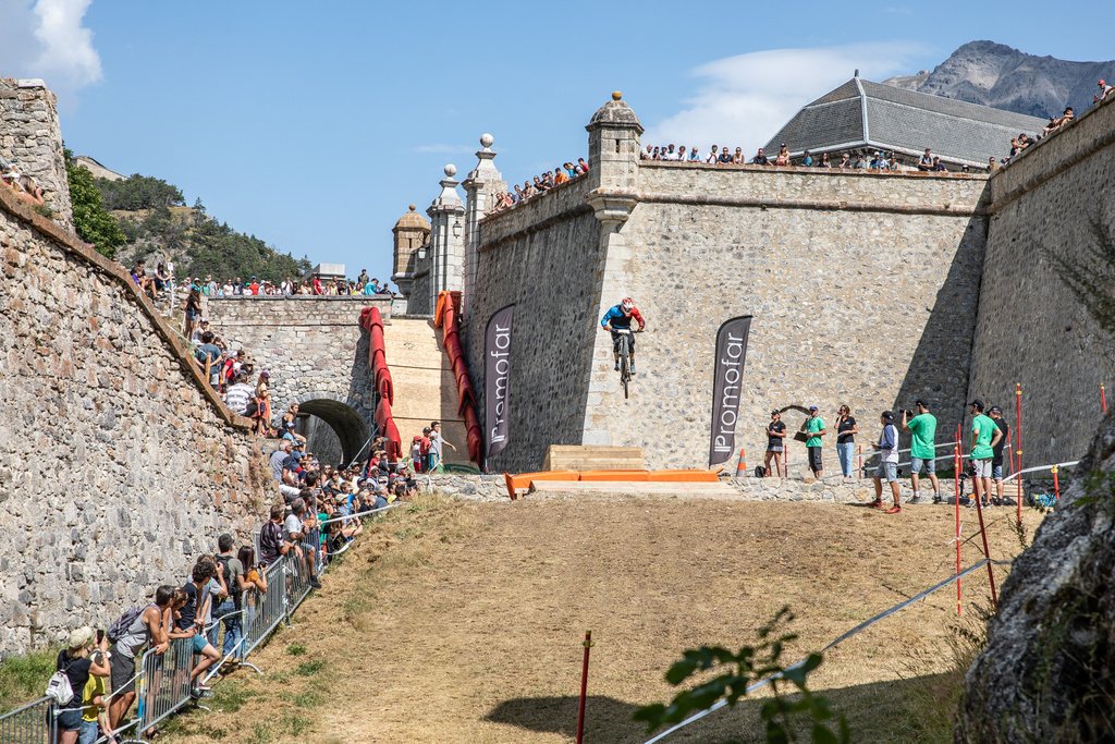 Les dates avaient été annoncées lors du Roc D’Azur en octobre dernier, elles sont donc confirmées : la 5ème édition des Gravity Gates se tiendra les 1er et 2 août prochains. Inscriptions : gravitygatesbriancon.fr ou bien le jour J, (100 places enfants et 100 places adultes)