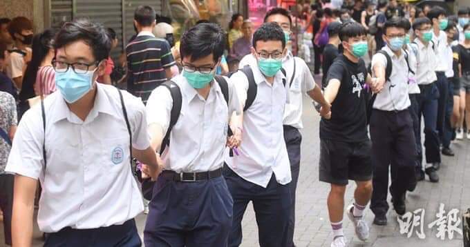 mother429's tweet photo. FW:  Eirc:
記憶中的「香港暴徒」。一群最可愛的年輕人。 https://t.co/A3uElytpHc