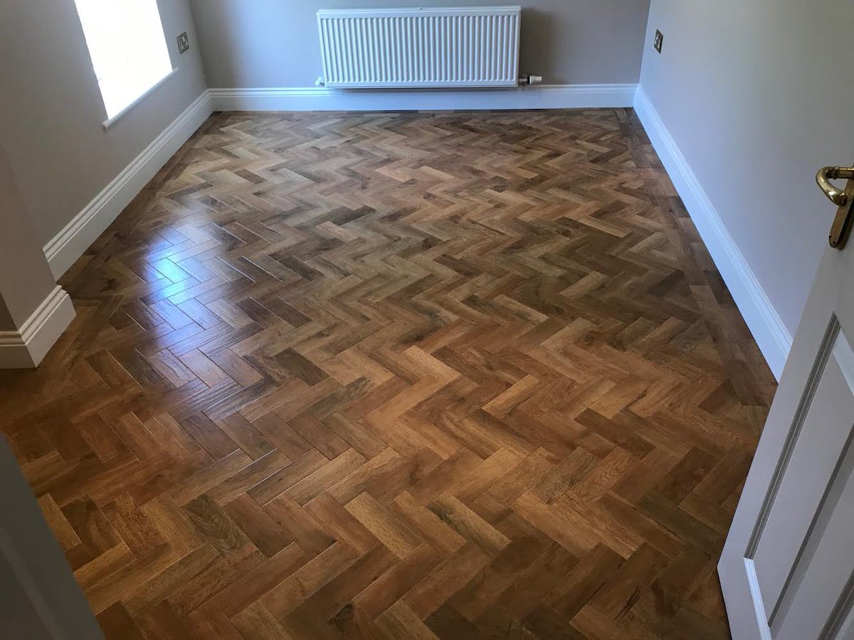floor24ltd's tweet photo. Karndean Designflooring Art Select Range, colour - Blond Oak installed for more lovely customers. 

We are available for socially distanced measure appointments and the showroom is open by appointment only. 

Book both types of appointment via our website https://t.co/4bCs40zTq6 https://t.co/Db7A9jWQRU