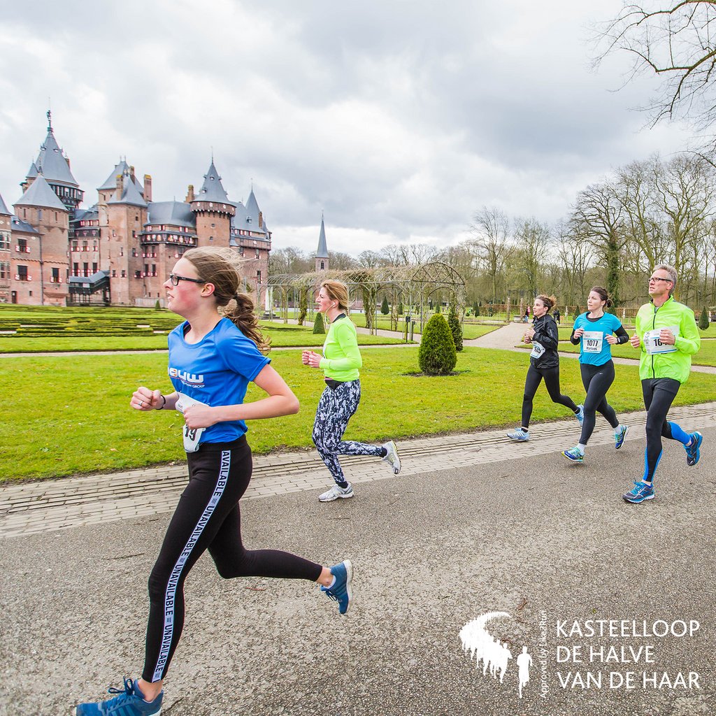 Dit had het hoogtepunt van het parcours moeten zijn vandaag: rennend langs de prachtige kasteeltuinen van Kasteel De Haar. 

Gelukkig kun je Kasteelloop De Halve van De Haar ook virtueel afleggen 👉 bit.ly/KM-HvH-challen…