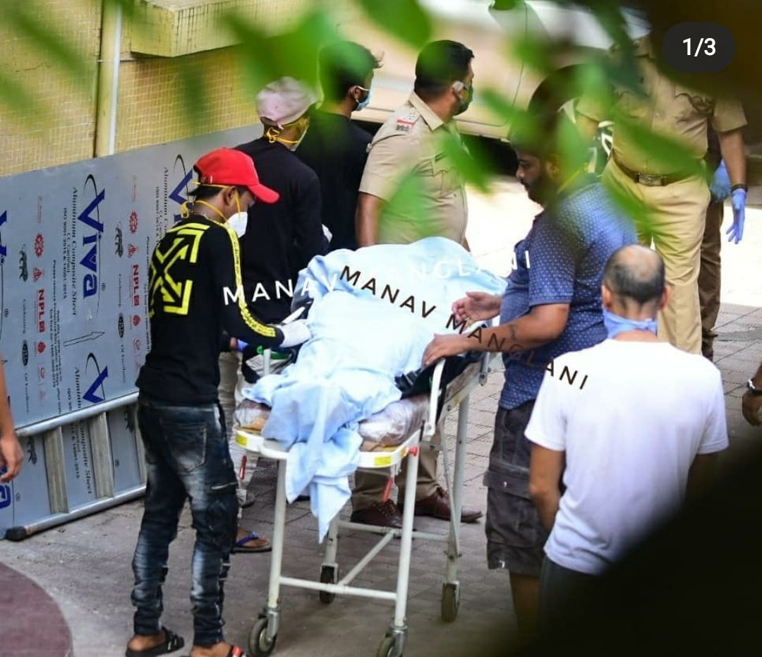 iam___jason1's tweet photo. My hands trembling as I post this heart breaking photos. 💔💔💔 #SushantSinghRajput #sushantsinghrajputsuicide #sushantsinghrajputRIP #sushantsinghrajpoot #BollywoodBreaking2020 
#Bollywood #MSDhoni https://t.co/fpVzdo5jAW