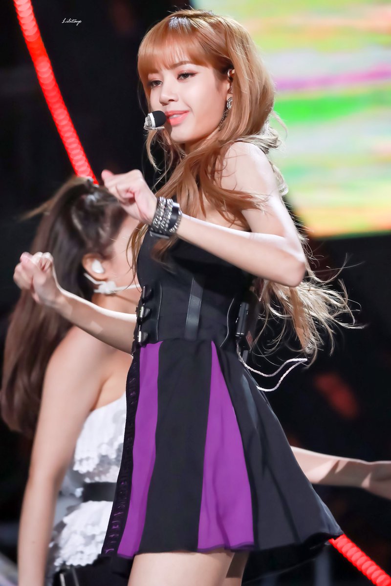 181014
여왕👸
 #블랙핑크 #LISA #리사 #BLACKPINK <a href="/ygofficialblink/">BLACKPINK GLOBAL BLINK</a>