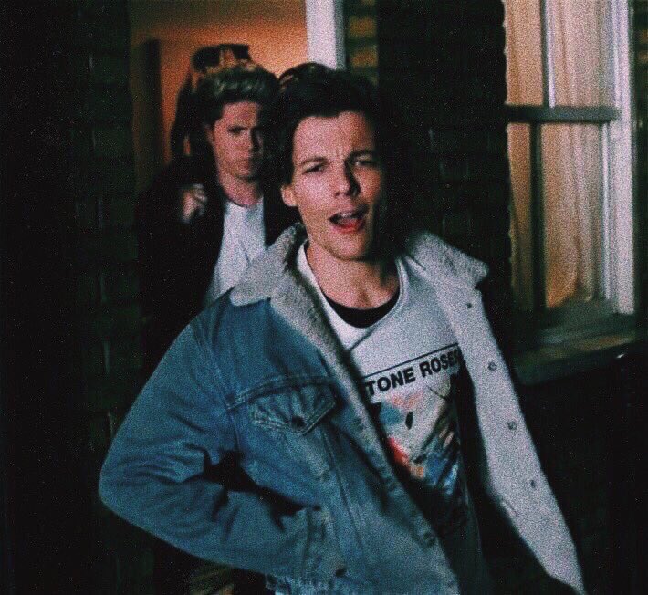 Thread by @rachelsobsessed, Louis Tomlinson in denim jackets~a thread we  all need~ Firstly this iconic []