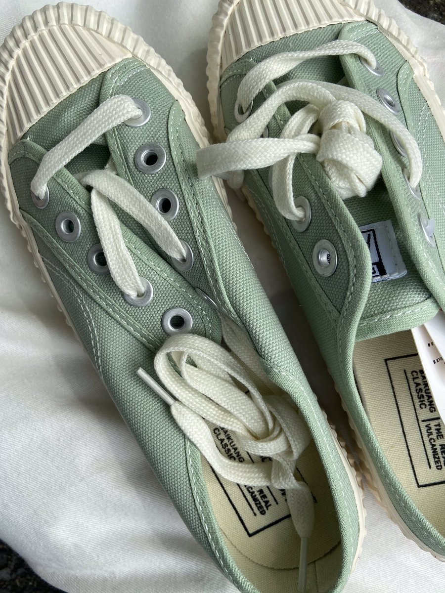 สั่งมาลองใส่เองก่อนเพราะกลัวน้องบ้ง แต่ไม่บ้งน้าา นิ่ม ใส่สบาย สีน่ารักมาก😳 มีใครสนใจบ้างค้าบบ มี5สีจุกๆ
- 380฿ ส่งฟรี💖💖