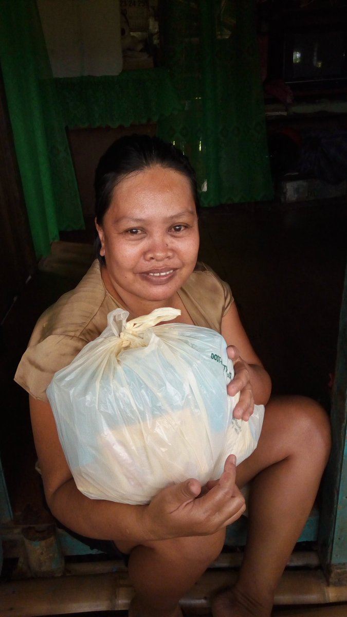 bert_empas's tweet image. UPDATES !! Tulong
We took some pictures of our Covid-19 Response Relief Operations

We are prioritize families in the remote communities :
50 food Packs
Food Packs: 
3 Kilos of Rice
6 different Canned Goods 
2,000 grams of Surf Powder
2 pieces of Bar ( Surf)
10 pcs. Surgical Mask