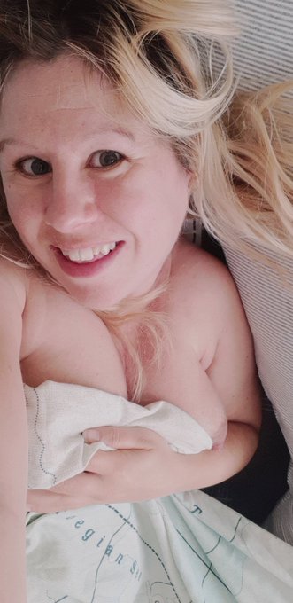 Morning campers. I hope you all have a lazy Sunday on the  cards xx https://t.co/NikgfJIHw5<a href="/tag/toiletselfie"class="tags"><span>#toiletselfie</span></a>