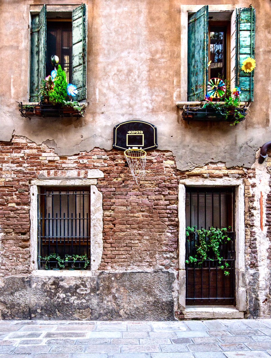 Basketball Court, Venice Italy #photography #Venice #Venezia #basketball