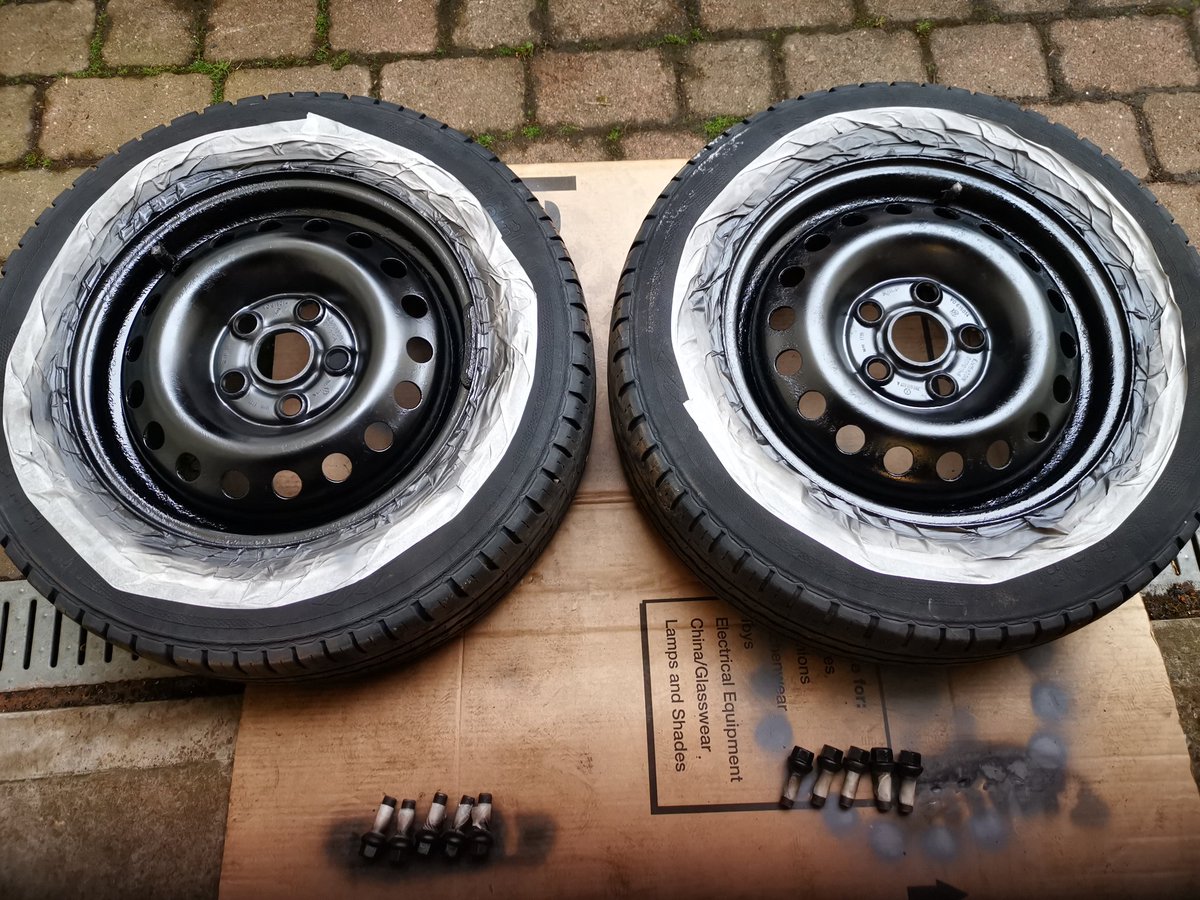 EvsNo8's tweet photo. Project #t4 underway, decided to keep the steelies, so sanded down, painted and come out well. Back 2 down, on front now #t4project #vw #iamfreddie #freddiethevw https://t.co/XvS8FbOn9R
