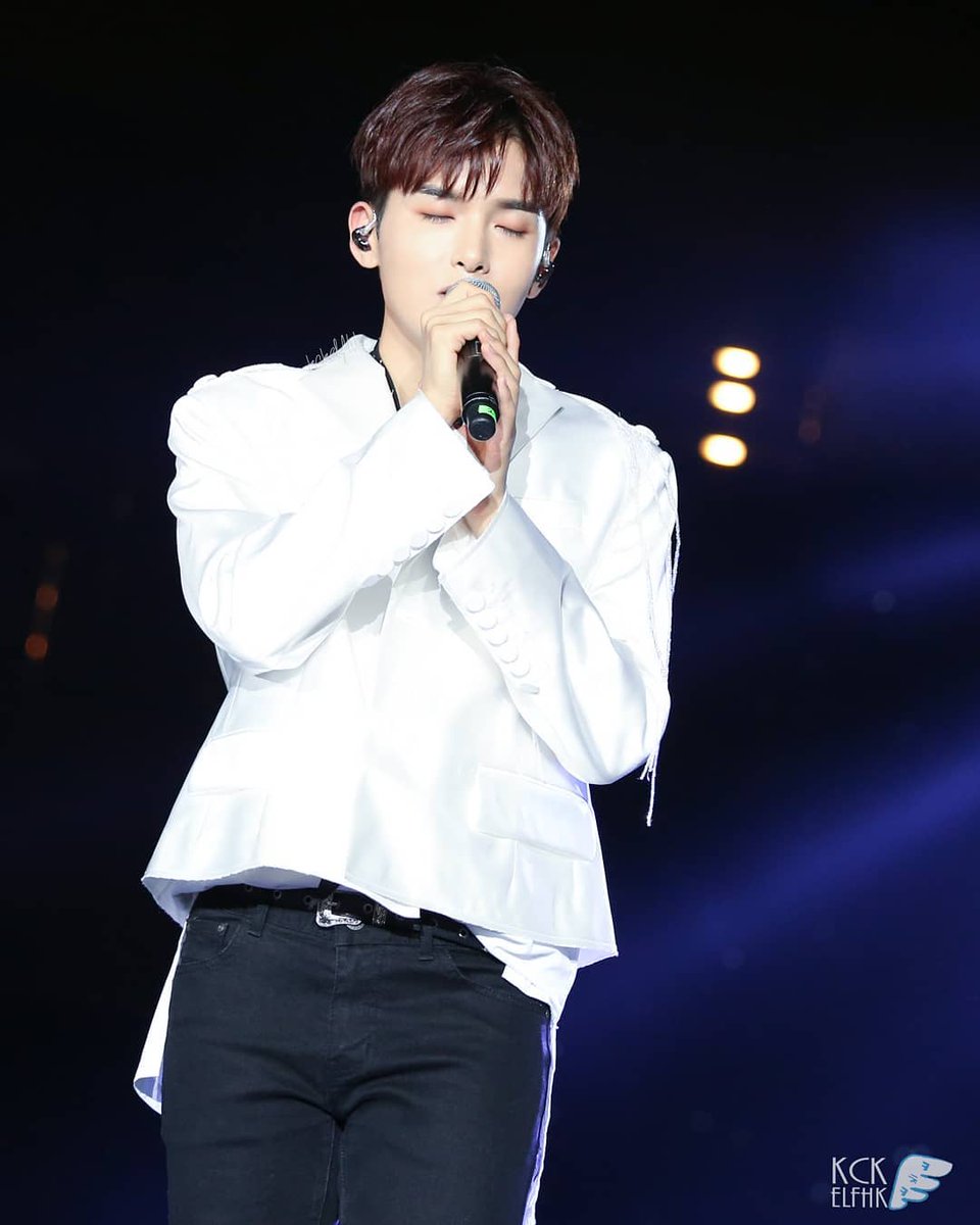 Galeryeong9yu's tweet photo. @RyeosomniaINDO Ikutan ah smga brntung 😊Bingung klw sruh plih poto semuaya suka,tp yg pling suka saat dia merem,cz ku suka liat bulu mtaya 😍dn pling utma ku suka suara dia😊aku baby elf jd bingung klw d suruh bkin alsn.intiya ku suka suju krna talenta and krja kras mereka. https://t.co/RIGJnL2wXM