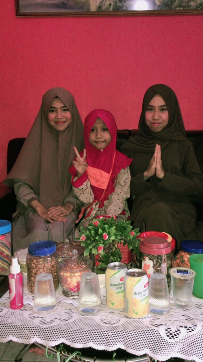 sarma_yeni's tweet photo. My sisters 😍 https://t.co/FiwHR1pZkf