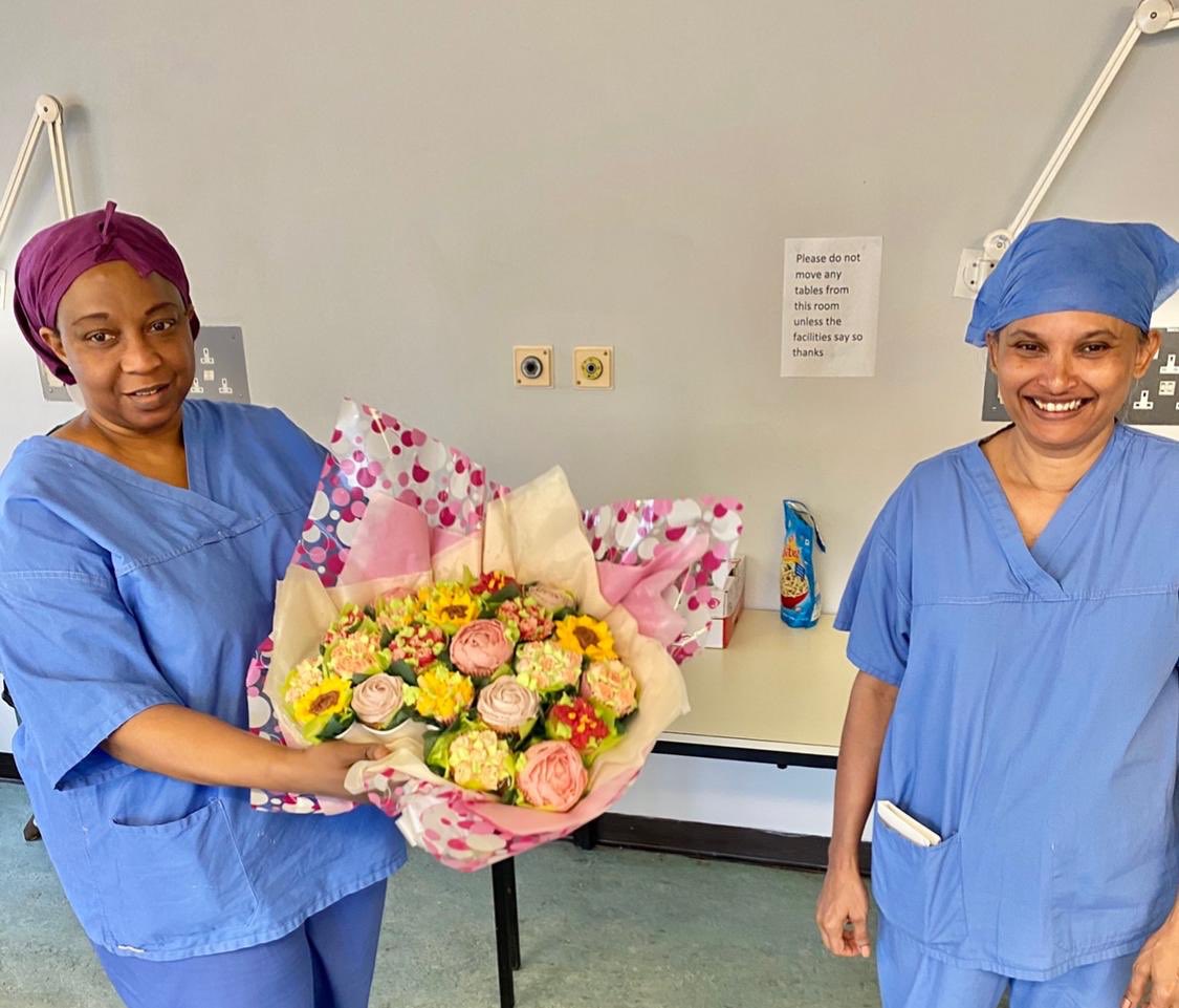 Amazing cupcakes bouquet 💐 delivered to Simpson ward this morning. Thank you Ms Tanya <a href="/WestHertsNHS/">West Herts Teaching Hospitals NHS Trust</a>