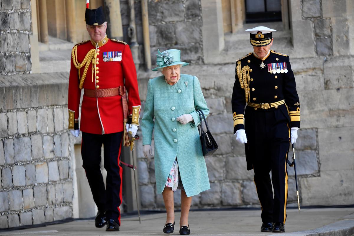 A scaled-down ceremony at Windsor marks Queen Elizabeth's official birthday reuters.com/article/us-bri…