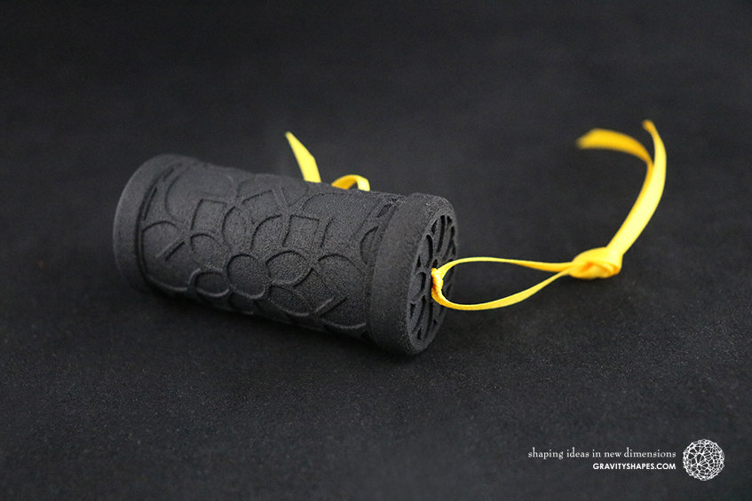 Kleine Geschenkrolle mit Zierschnürung (6 cm, massiv, Mosaik Nr. 2) etsy.me/2UI7lY8 #Geschenkidee #Gutscheine #gelb #3ddruck #3dprinting