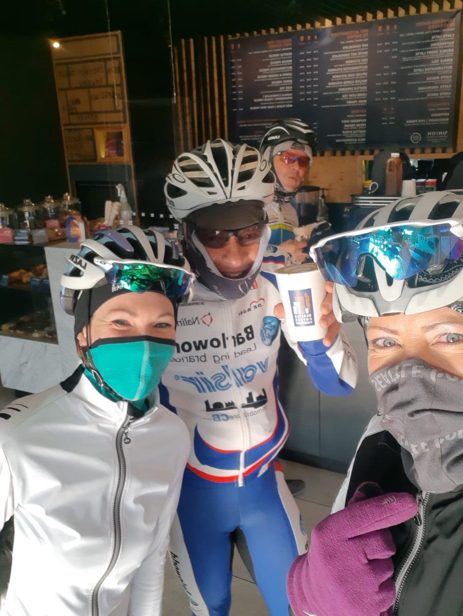 FoxDarryl's tweet photo. When you in the que for a @Seattlecoffeeco and the bosses que with the other customers behind you and nobody knows who they are. #humility is a beautiful thing! https://t.co/VtVMOCxEdZ