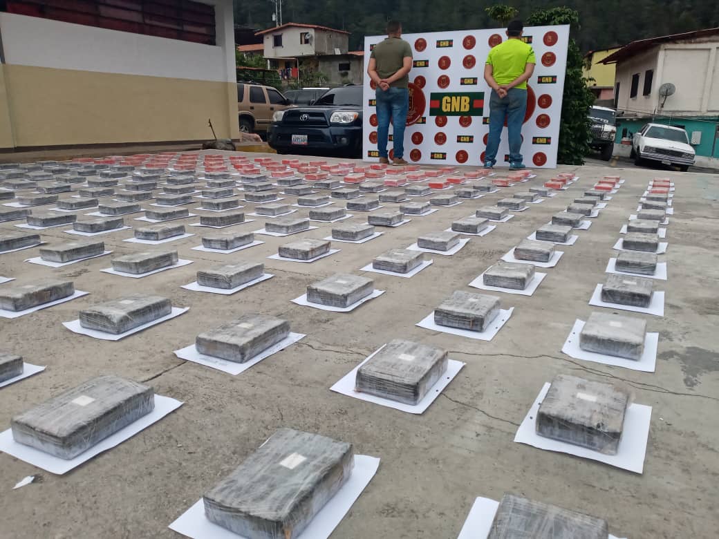 NARCOTRÁFICO,CONTRABANDO,TERRORISMO Y DELINCUENCIA COLOMBIANA EN VENEZUELA EadzeFkXkAABczp?format=jpg&name=medium