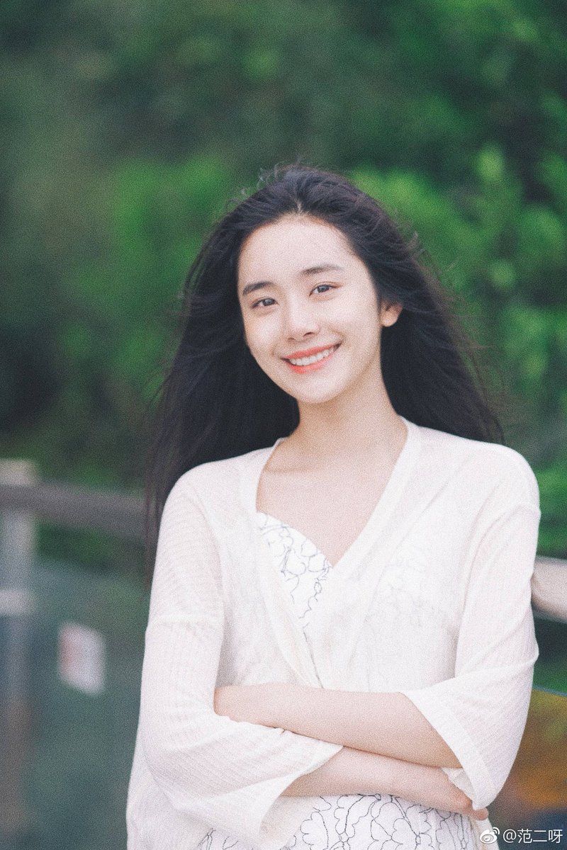 🇨🇳 범시연 范诗然 (배우)

저기요 ? ㅠ ??? ㅠ