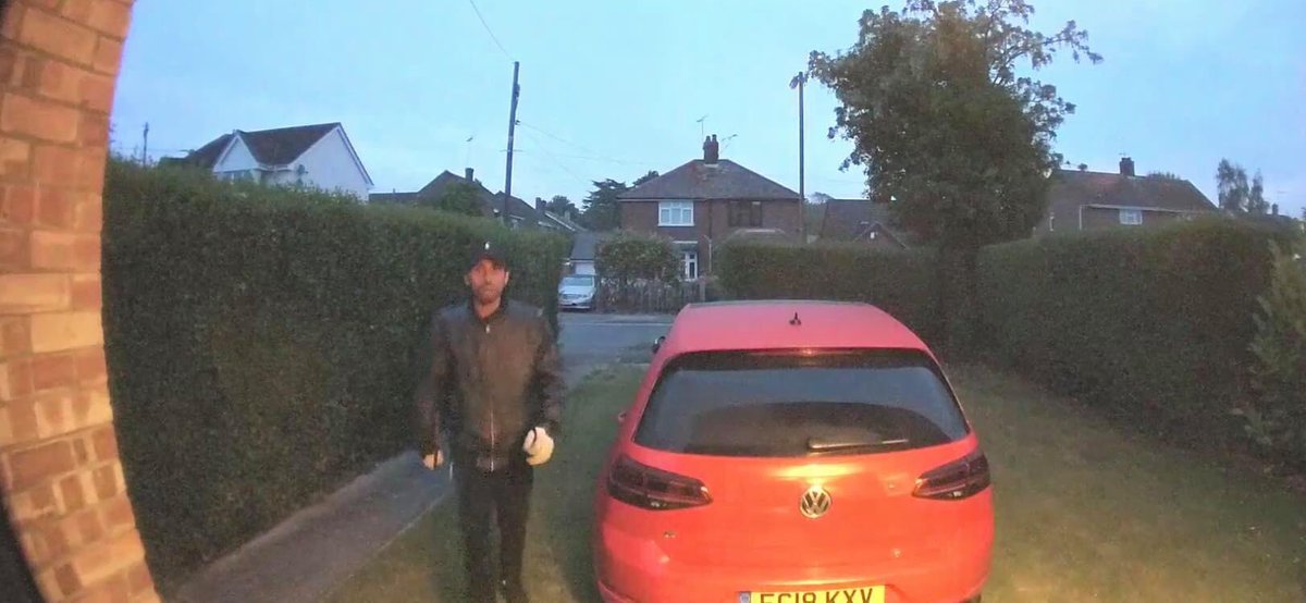 essex_crime's tweet photo. **STOLEN - FJ13 ZFY** #black #Mercedes A #Class #AMG Line Nightshade Edition.Stolen around 4am this morning in #Hatfield #Peverel -headed straight to A12. Crime ref number
42/8474/20 @UKBountyhunter @EPRoadsPolicing @essex_sviu
@EPHannahGerrish #HJTF https://t.co/wKjzTNYJEs