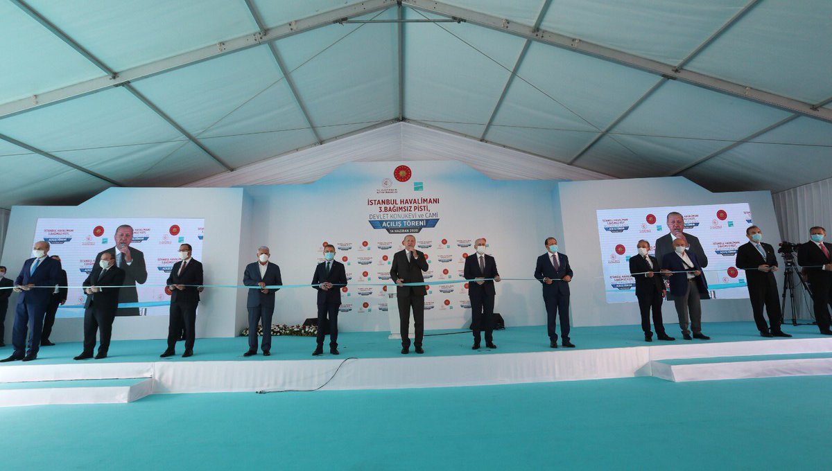 Havacılıkta zirveye oynayan Türkiye artık gözünü #DahaYükseğe dikti.

Cumhurbaşkanımız <a href="/RTErdogan/">Recep Tayyip Erdoğan</a> ile açılışını gerçekleştirdiğimiz 3. pistle İstanbul Havalimanı, dünyada 3 bağımsız pisti ile operasyon yapabilen sayılı havalimanlarından biri olacak. Bu gurur senin Türkiye'm. 🇹🇷