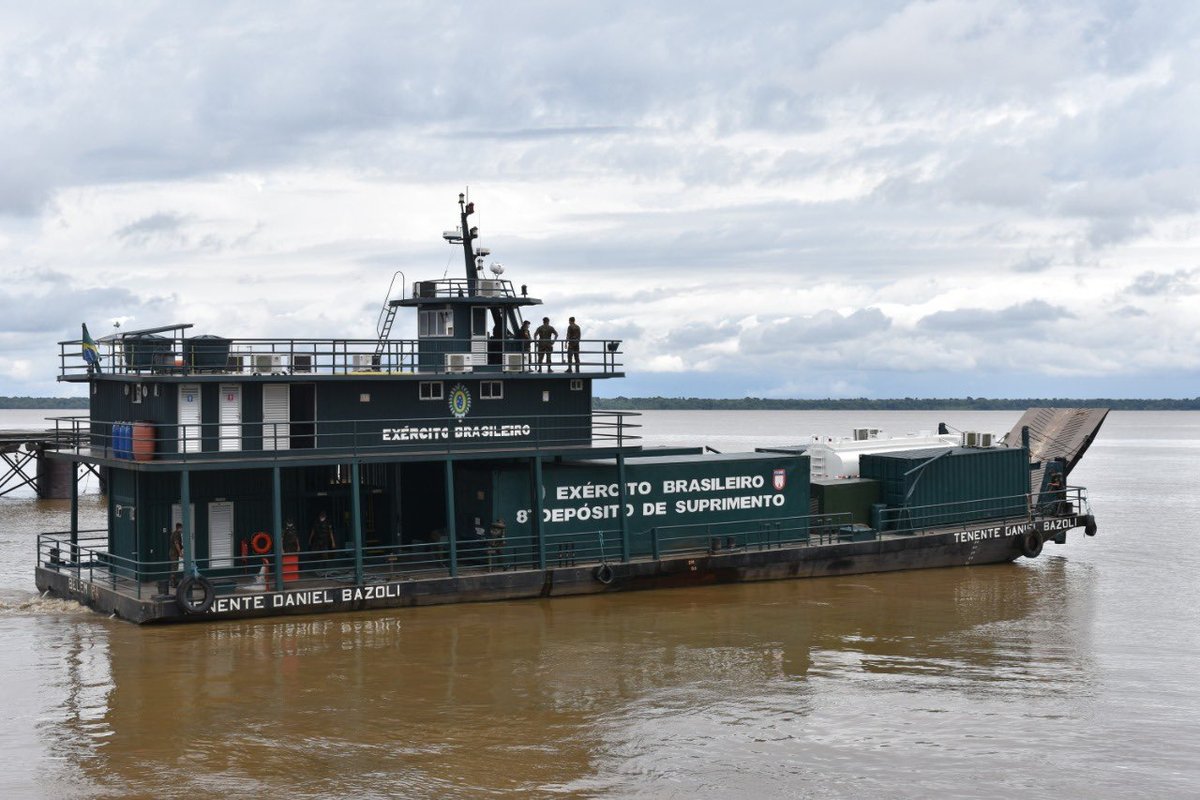 exercitooficial's tweet photo. Belém (PA) - Em 09 Jun, o 8º Depósito de Suprimimento, do @CmdoCMN1, iniciou o 3º Comboio Logístico Fluvial com 65 ton de suprimentos para as unidades militares apoiadas no eixo: Macapá (AP), Altamira (PA), Santarém (PA), Itaituba (PA) e Breves (PA). #Suprir #Transportar https://t.co/yNvRkbe2Qt