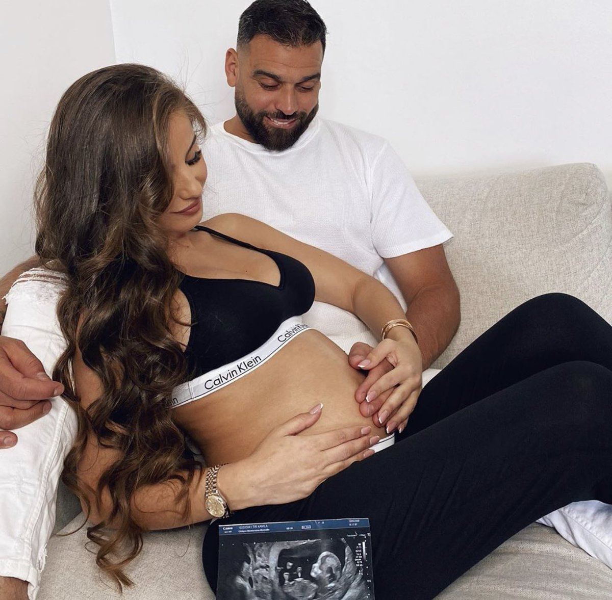 GossipRoomOff's tweet photo. Félicitations à Kamila et Noré qui attendent leur premier enfant 💞 https://t.co/CT60ZFkGM5