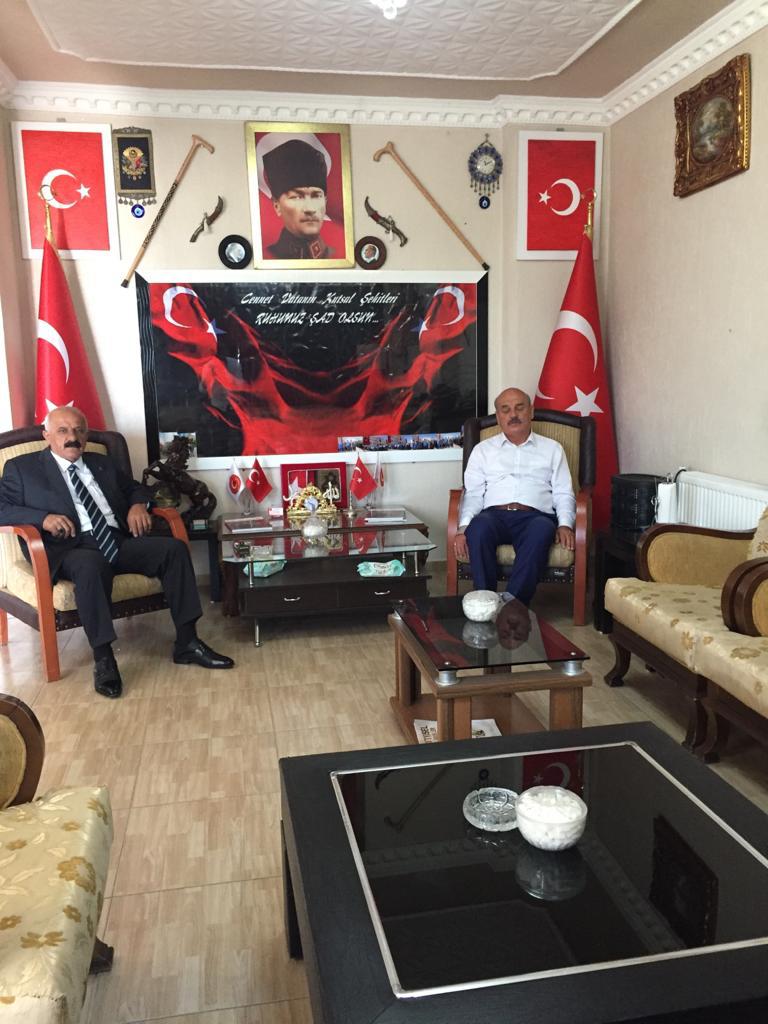 Türkiye Gaziler Ve Şehit Aileleri Vakfımızın Yönetim Kurulu Üyesi Ve Aynı Zamanda Dargeçit İlçemizin Marsu Müdürü Olan Çok Değerli Yeğenim (Gazi) H.Tevfik VURAL Ziyaretimize Geldiler.Ziyaretlerinden Dolayı Teşekkür Teşekkür Ediyorum.<a href="/BedrettinDogaan/">Bedrettin doğan</a> <a href="/TatarArslan/">Arslan Tatar</a> <a href="/GazilerVakfi/">TÜGŞAV</a>