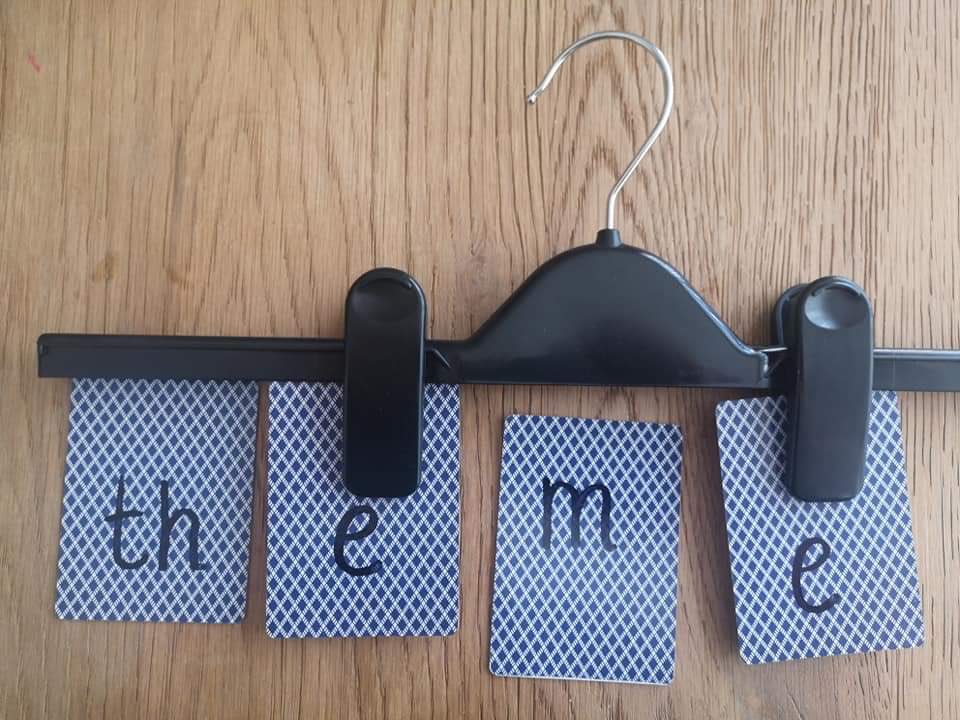 misspower__'s tweet photo. How amazing is this idea I saw to help demonstrate the concept of split digraphs to children ✨ #phonics #eyfs #ks1 https://t.co/xI90LRNTn8