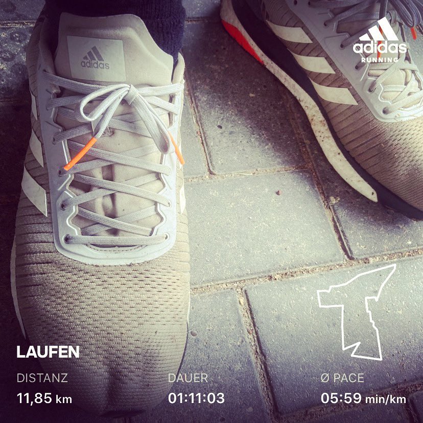 Brummelchen's tweet photo. Laufen im Regen 😬 #laufen #running #adidas #Runtastic #solarglide #esbeck https://t.co/EQlXwwK6UK