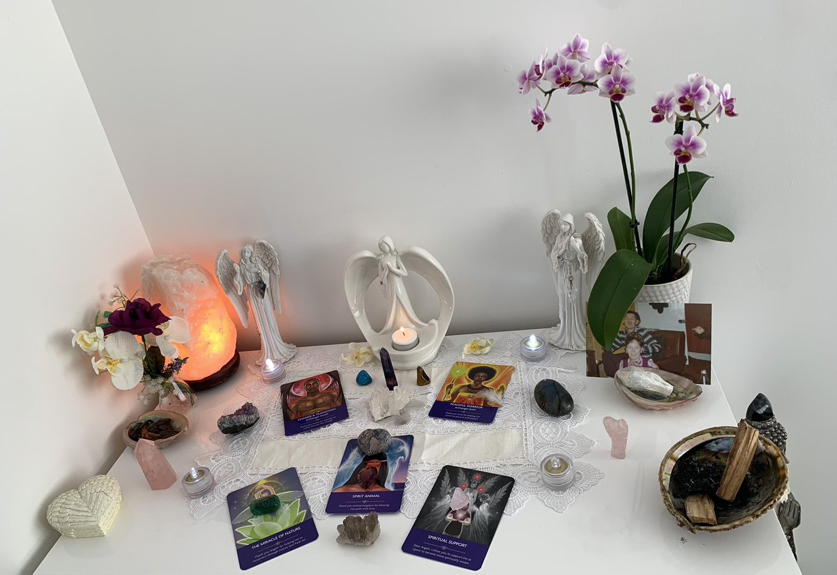 My Altar ... set up to send prayers up for the beautiful whale that has passed over in Wales ... thank you to all who helped him  #transition #ArchangelAzrael #Angels #love #Crossover #animals #Believe #BlessedAndGrateful #Harmony #UNIVERSE #finwhale #sunday #RisingWithIntegrity