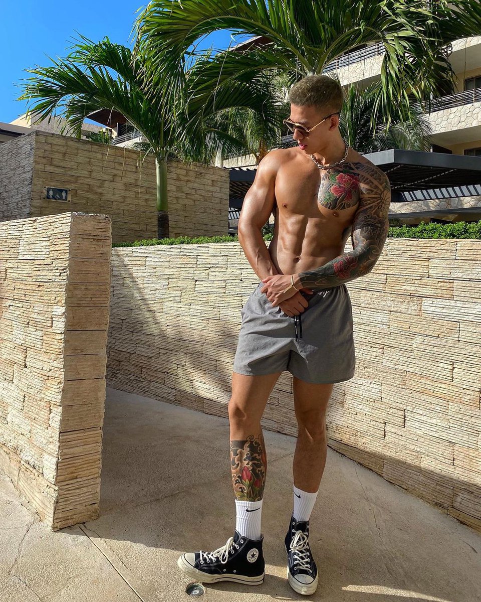 zodibull's tweet photo. #Prince_Jade🐉
 Amigo de verdade não é aquele que fala contigo  horas por dia, mas sim aquele que fica meses sem conversar, mas quando precisa ele tá lá. https://t.co/nI1sBvZGkM