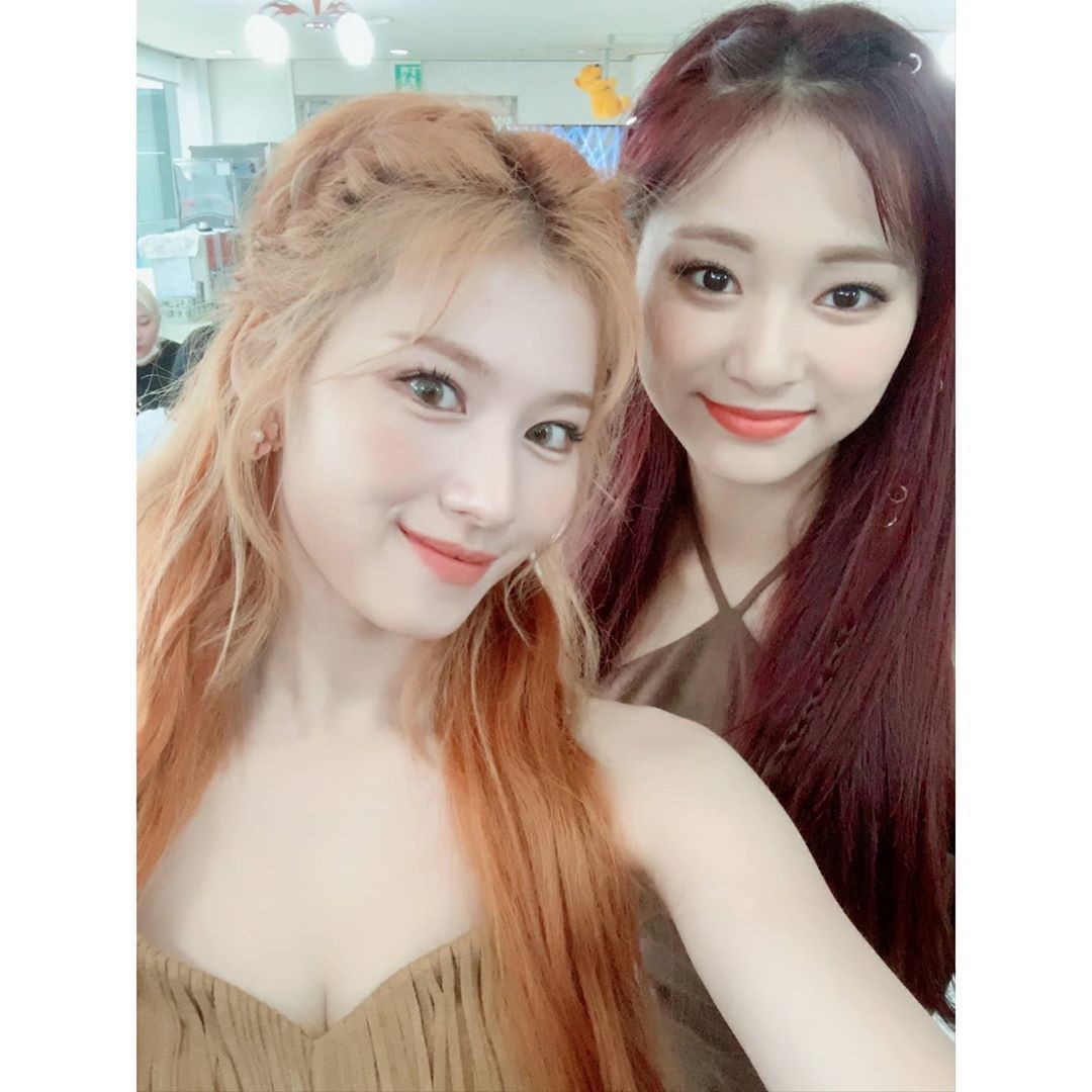 MONI_SATZU's tweet photo. 😭😭😭👍
“祝妳生日快樂！我爱你❤️”
#사쯔 #SATZU #HappyTZUYUday https://t.co/bu3qmHZdTT