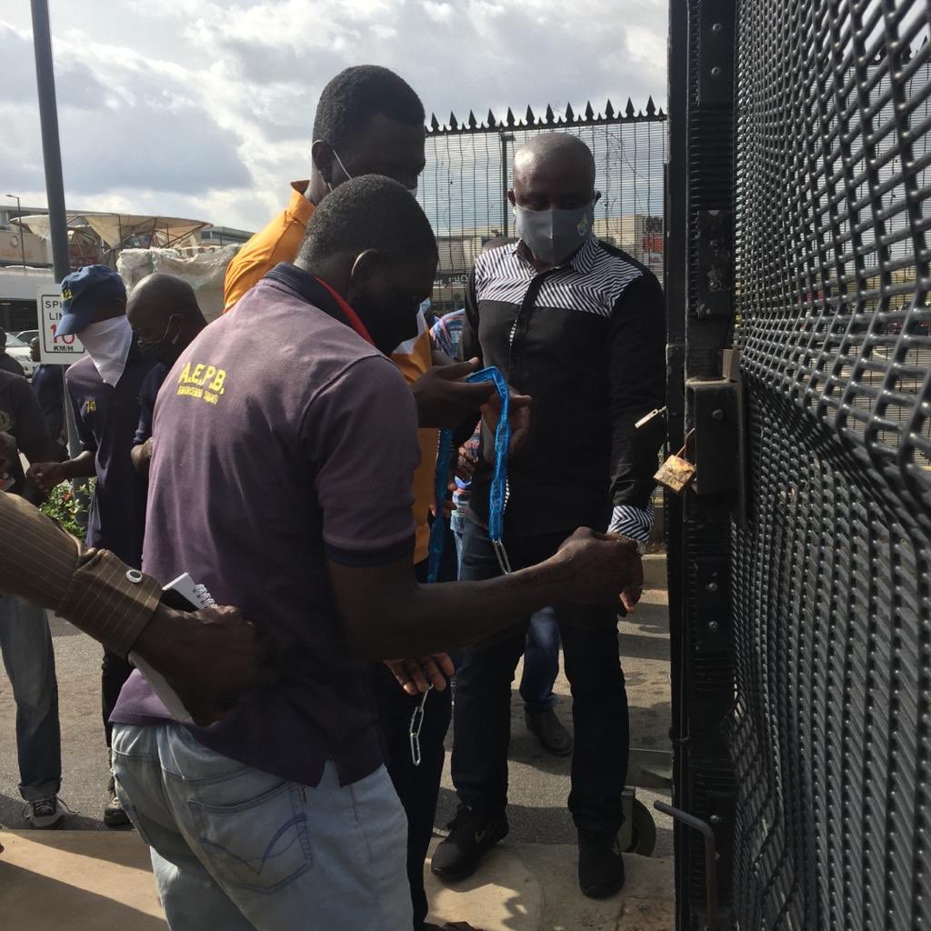 OfficialFCTA's tweet photo. The FCT Ministerial Task Team on #COVID19 seals up Jabi Lake Mall indefinitely for violating Presidential Task Force’s directives on the ban on public gatherings as part of measures to contain the spread of the dreaded pandemic in the territory. 

#COVID19FCT https://t.co/JSXJhBb8m3