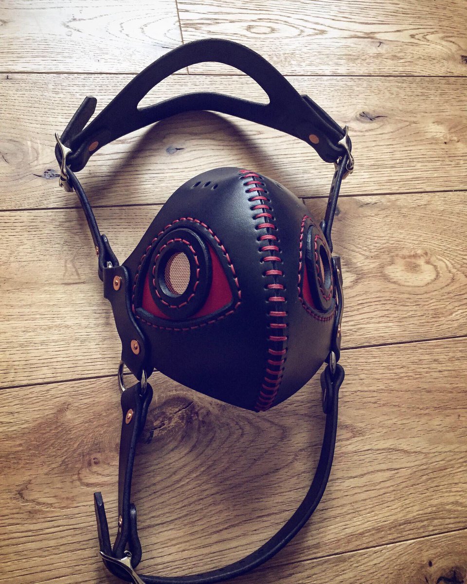 PDBushcraft's tweet image. Another apocalypse facemask completed - this time in black and red with more of a cyberpunk theme going on. Kinda like Mad Max meets Deadpool lol! #apocalypse #cyberpunk #steampunk #facemask #bikermask #madmax #bdsm #bondage #leathermasks #leatherstrap #respirator