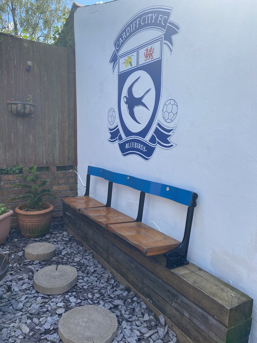 clintos101's tweet photo. My little part of ninian park is now complete a bit of nostalgia in my garden had these seats from the A block west stand for 11 years in my garage lol #Ninianpark thanks for the Memories 👍 https://t.co/xMmJxydYdu