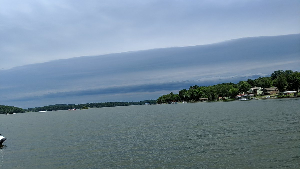 Shaboigen's tweet photo. @NashSevereWx We are at 2 foot cove on old hickory lake, it's coming. https://t.co/jiXeFqetqJ