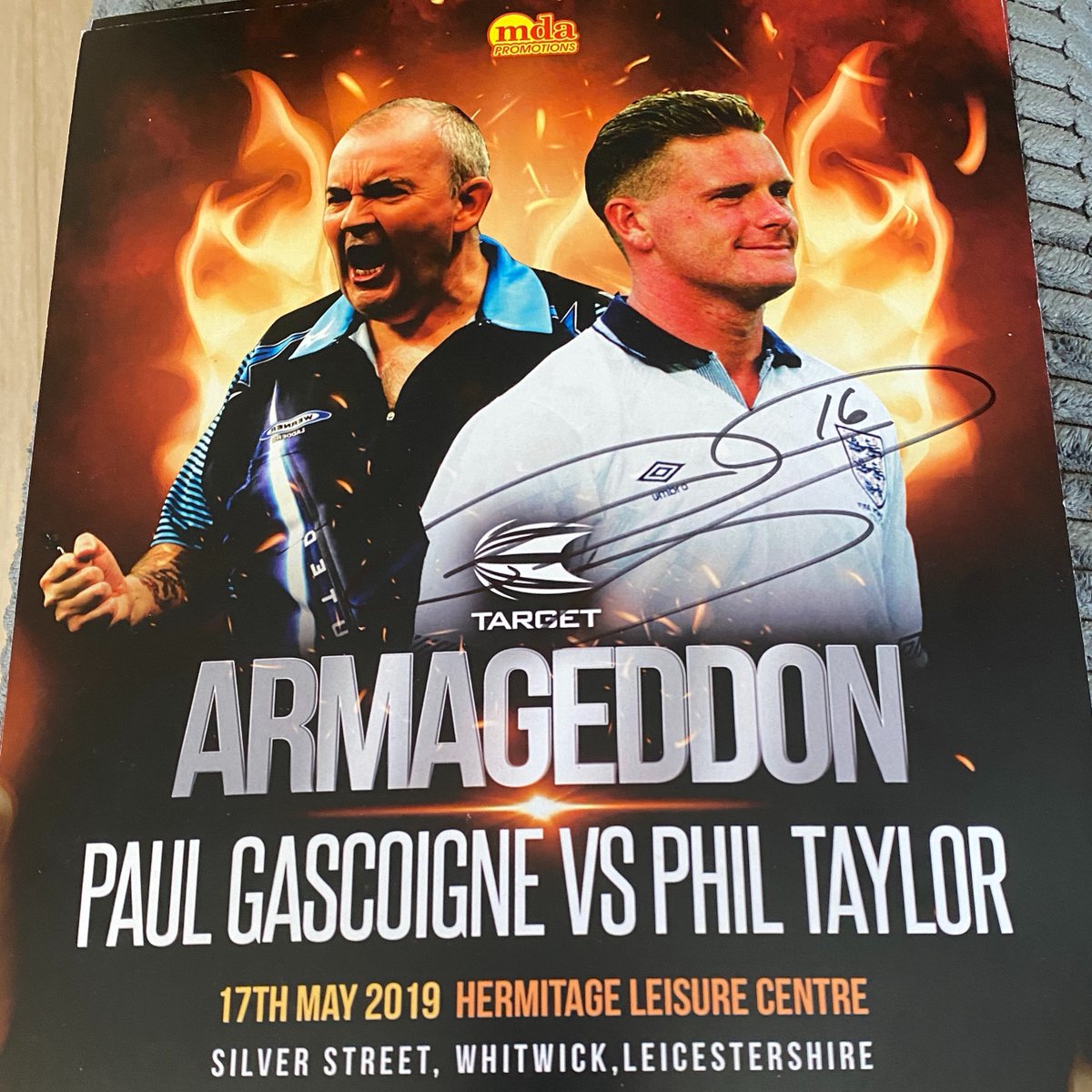 COMPETITION TIME 📢📢

RT and follow <a href="/OfficialOLDarts/">Online Darts</a> for a chance to win a signed Phil Taylor poster.

Subscribe ➡️ bit.ly/OnlineDartsTV

🔄 &amp; 💛🖤