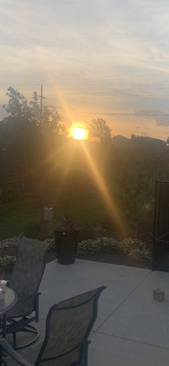 Gorgeous morning to be alive with such a beautiful sunrise... only thing missing is a snowy owl in the background#Glorious…⁦⁦<a href="/jrkrenzer/">Jason Krenzer</a>⁩ ⁦<a href="/DJ_DarinJohnson/">Darin Johnson</a>⁩ ⁦@matthaynes82⁩ ⁦<a href="/AdamJacxdad/">Adam Harding</a>⁩