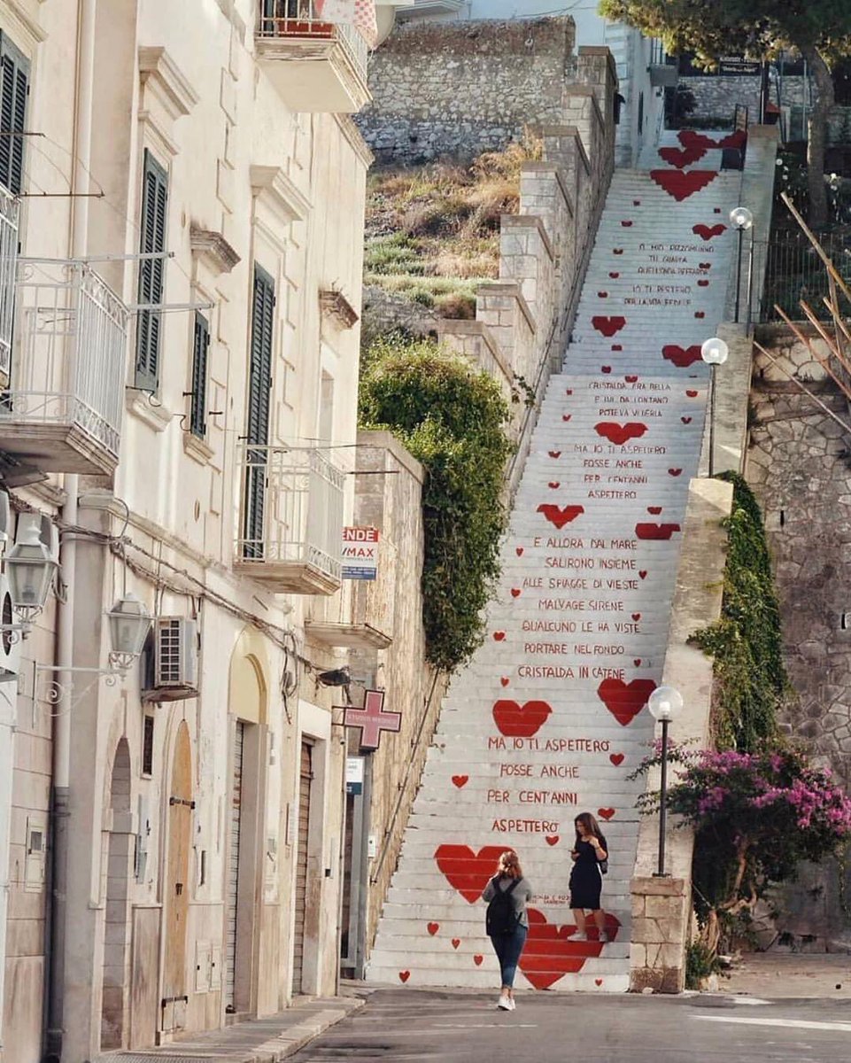 mimarivetasarim's tweet photo. Aşk Merdiveni ❤️ Vieste, İtalya 🇮🇹 https://t.co/YdOypsA9Wp